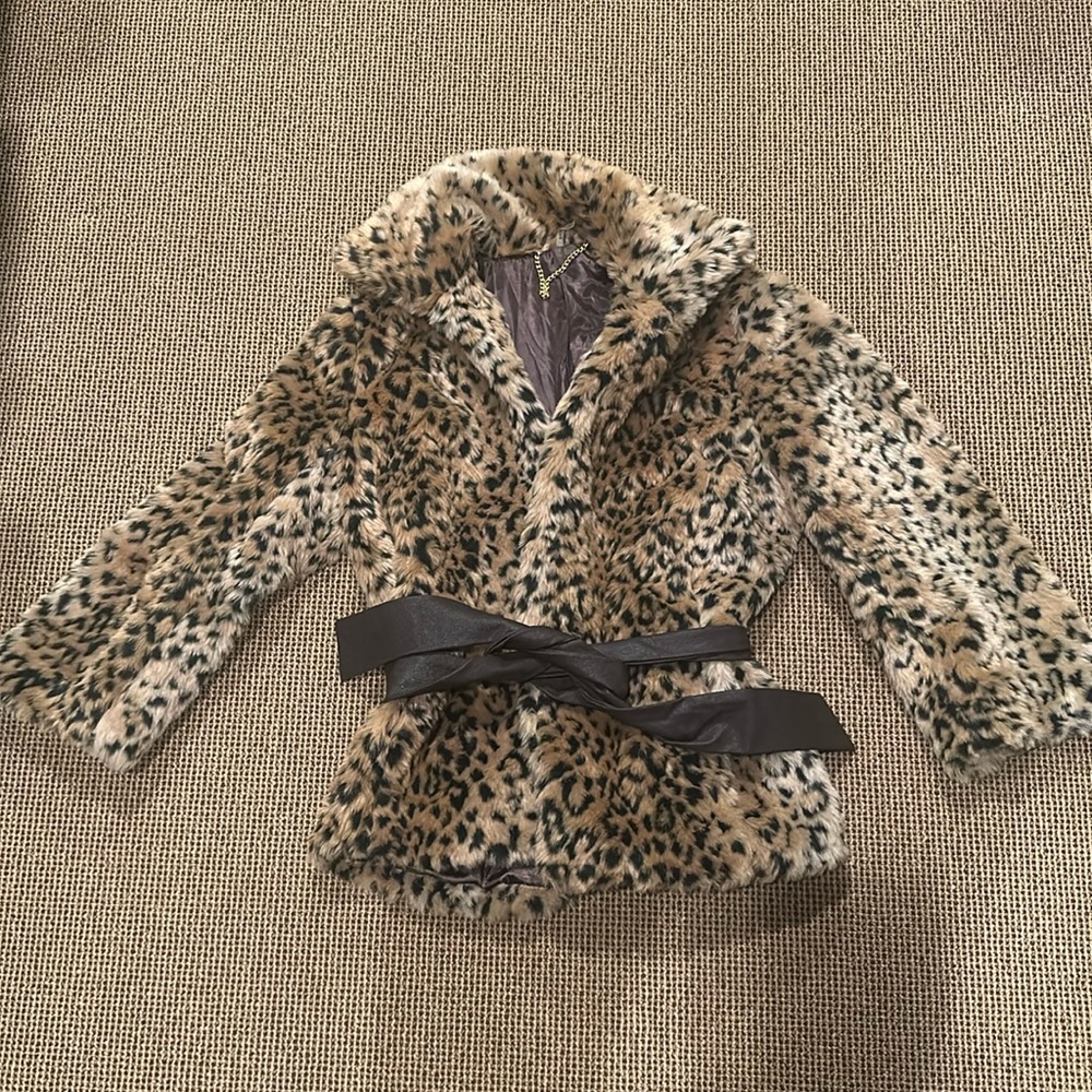 Ruby rose faux fur animal print jacket with tie waist size medium. Ran small